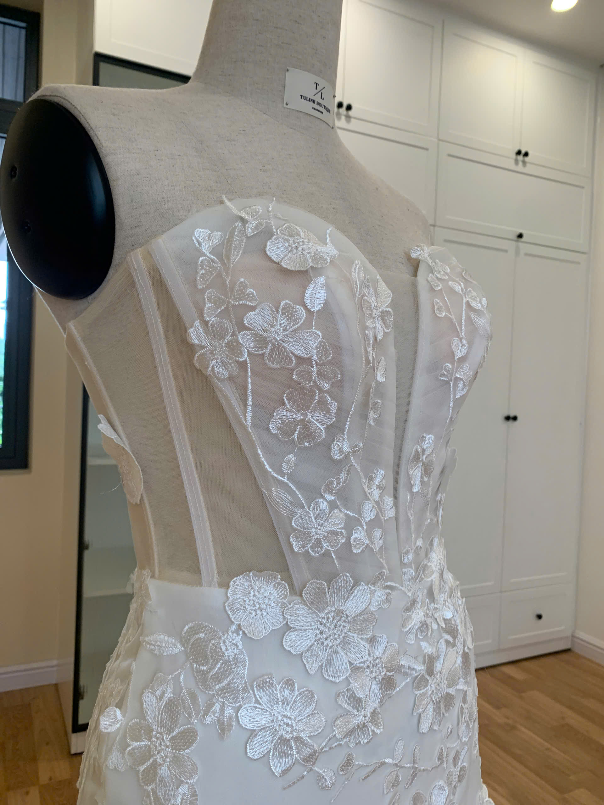 How our wedding dress manufacturer offers both options with quality, customization, and convenience
