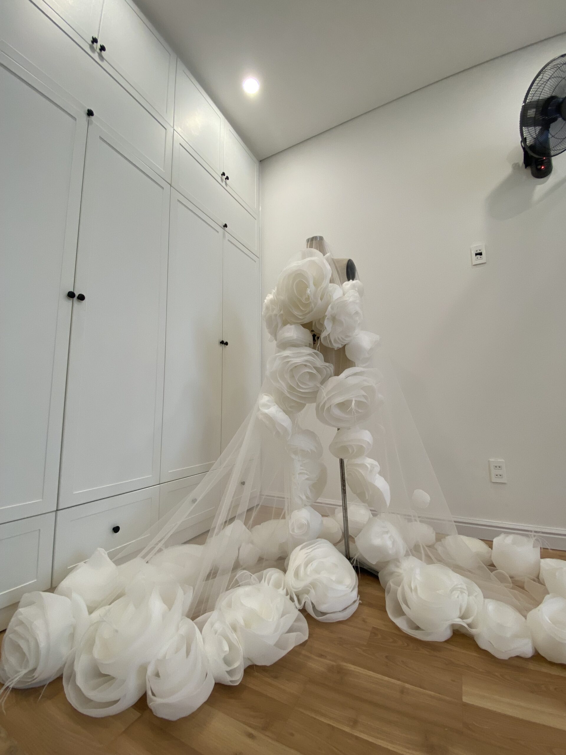 custom wedding dress 