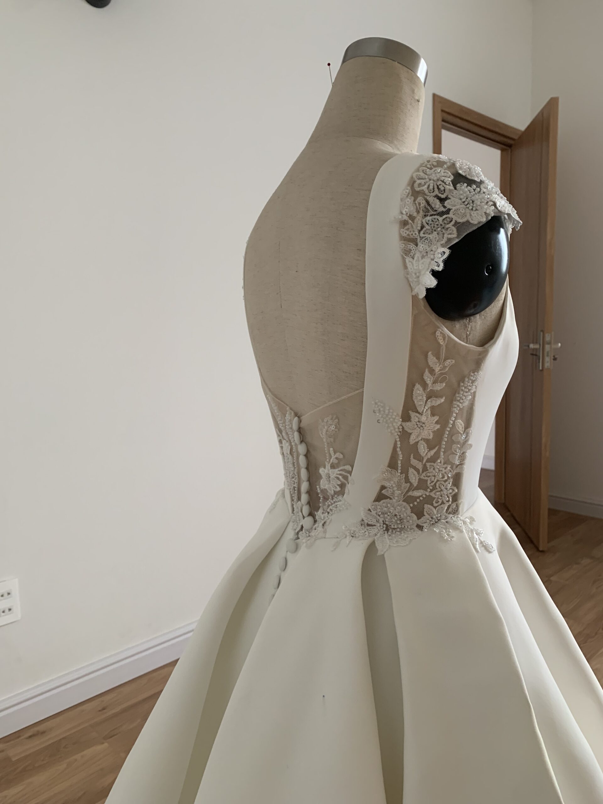 design custom wedding dress