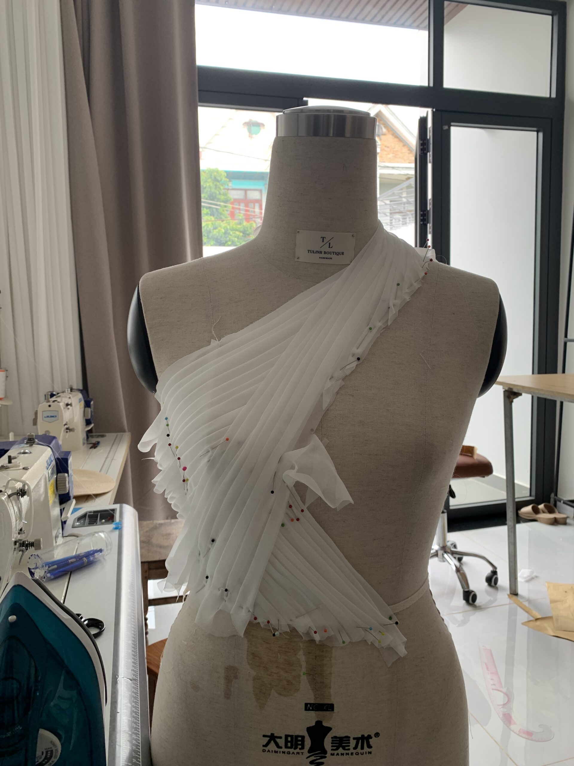 How our wedding dress manufacturer offers both options with quality, customization, and convenience
